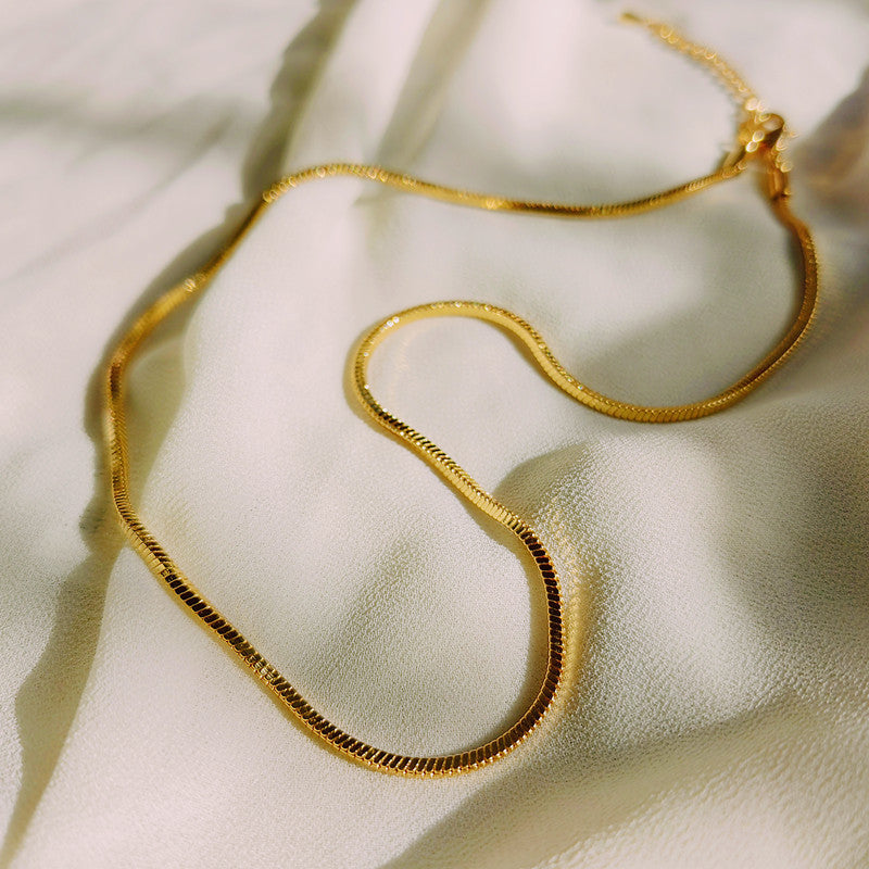 Curvilinear Necklace