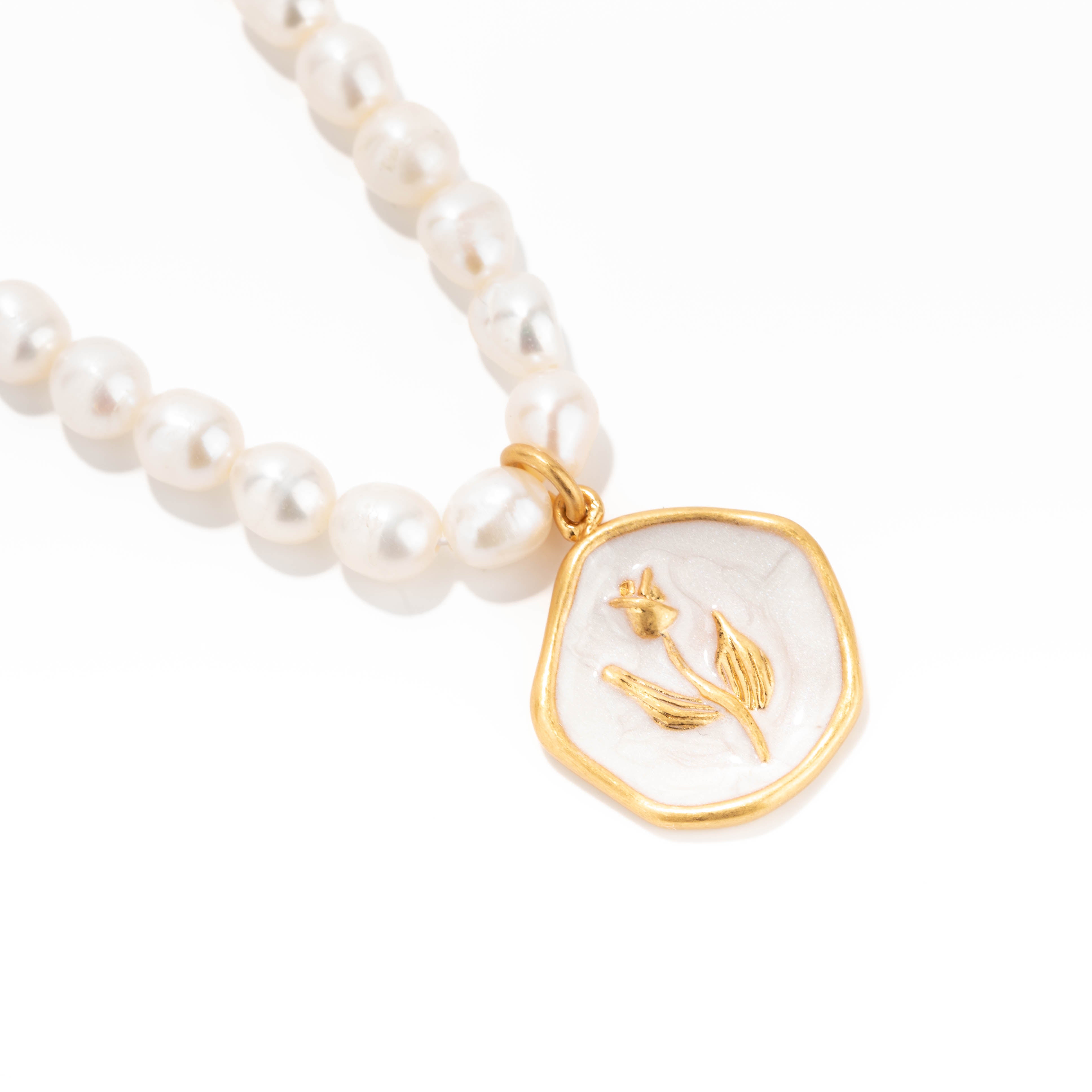 Eternal Rose Pearl Necklace